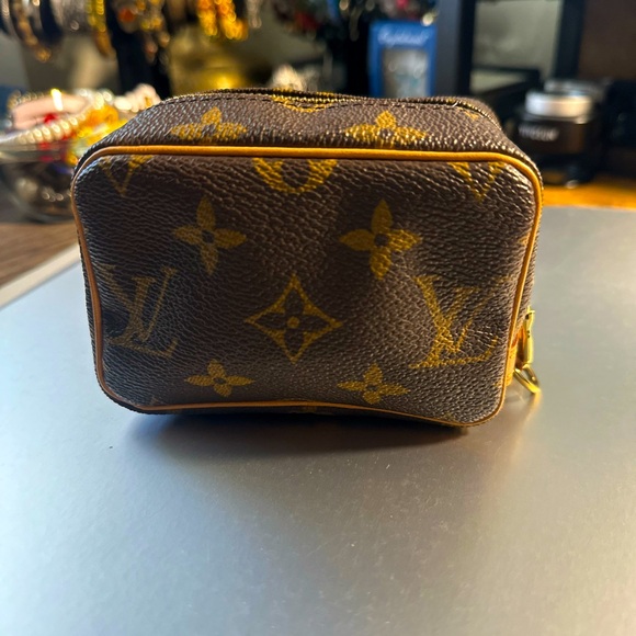 Louis Vuitton Wapity pouch - Picture 1 of 10